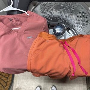 Figs Mauve Scrub Top